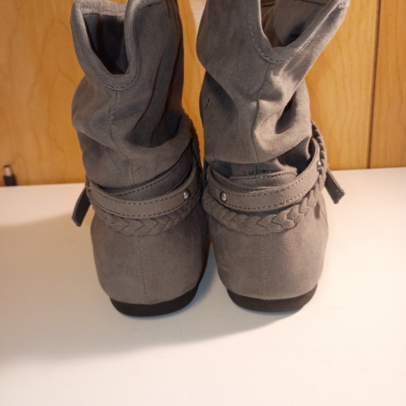 Report Gray Ankle Boots with Braided Strap - Picture 4 of 6